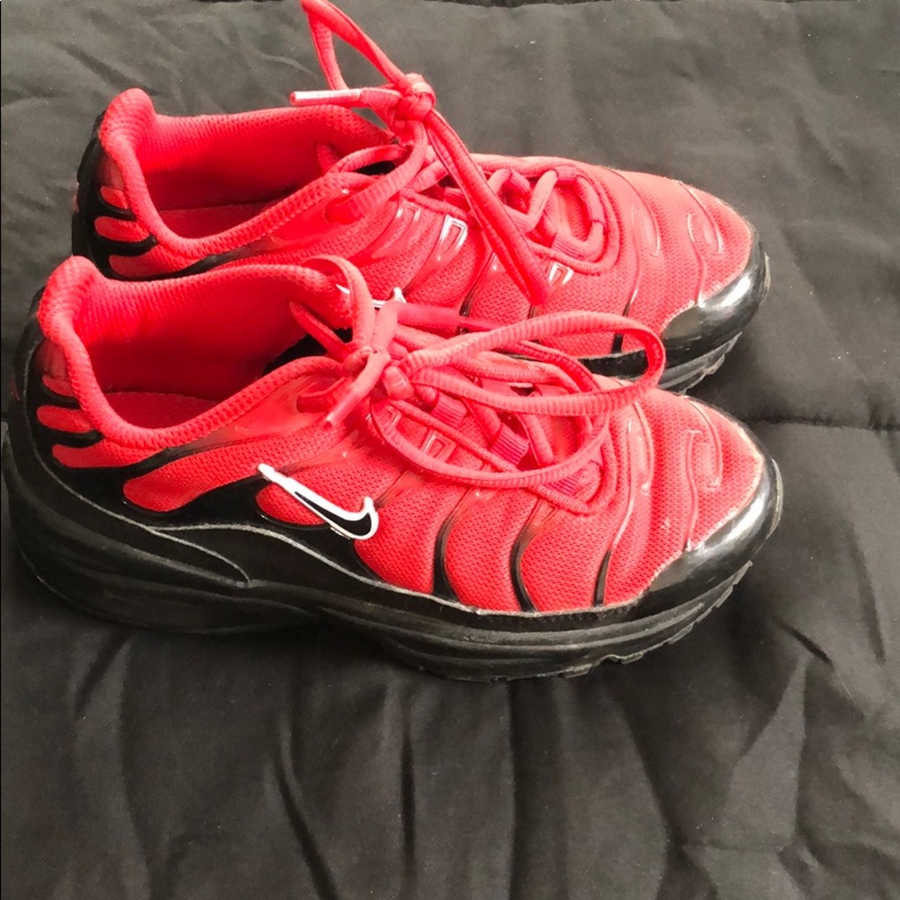 Kids Nike Air Max Sneakers❤️🖤❤️🖤